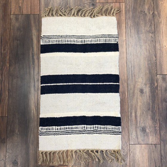 mor_gifts_interiors_navy_rug